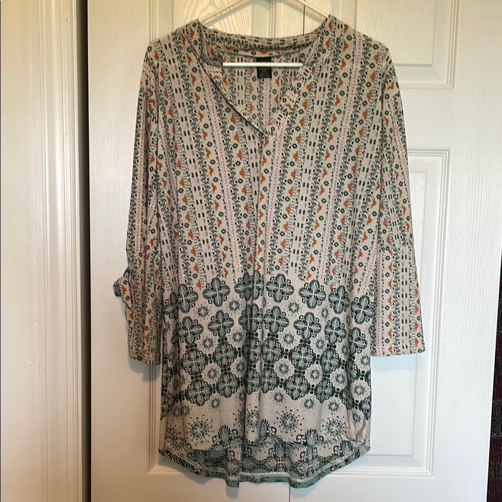 Women’s Lildy L-XL Tunic. 3/4 split sleeves. Orange turquoise print on taupe